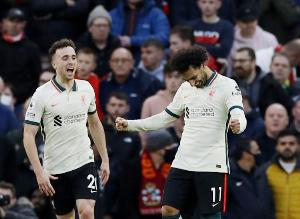 开云体育官网开云-太痛心若塔生涯最后一助正是助攻萨拉赫,两人追赶&拥抱庆祝